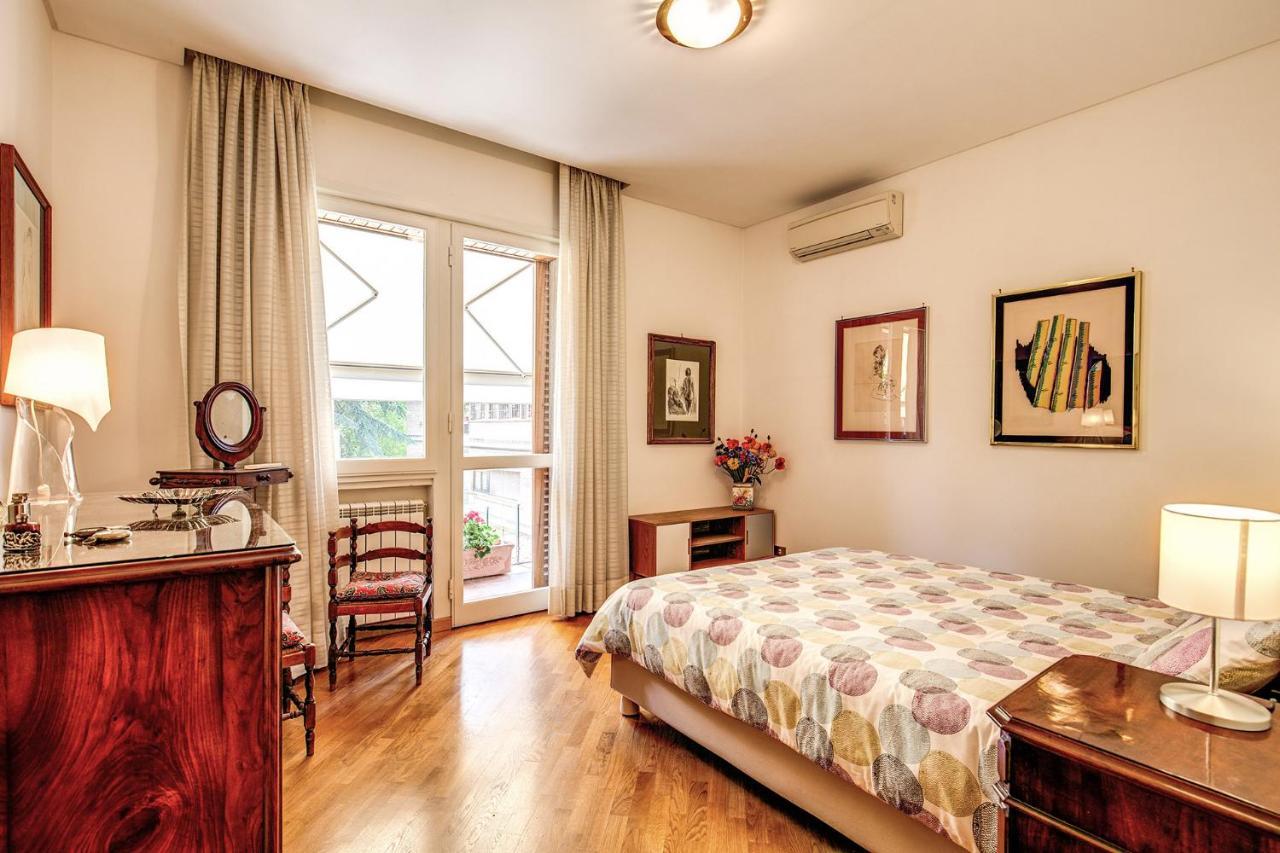 Terrazza Piccolomini: Elegant Apartment Stunning View Over Rome/St Peter'S Dome Kültér fotó